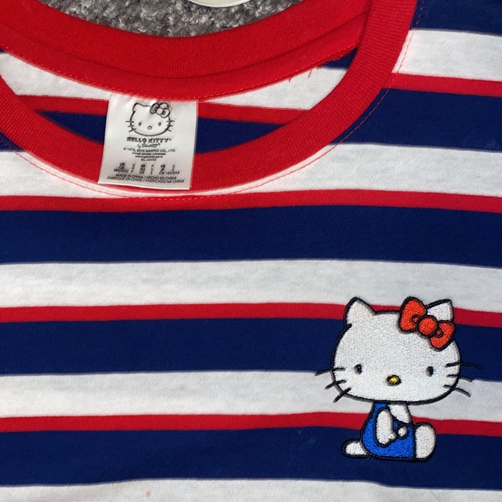 Hello kitty shirt - Picture 2 of 3